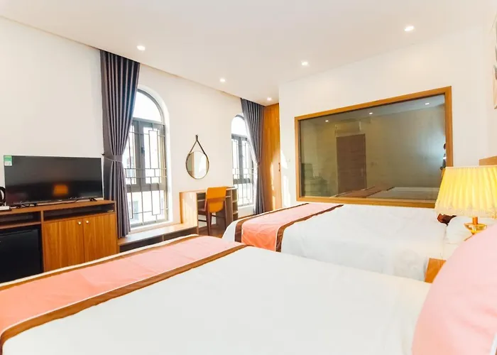 Pinkberry Hotel *